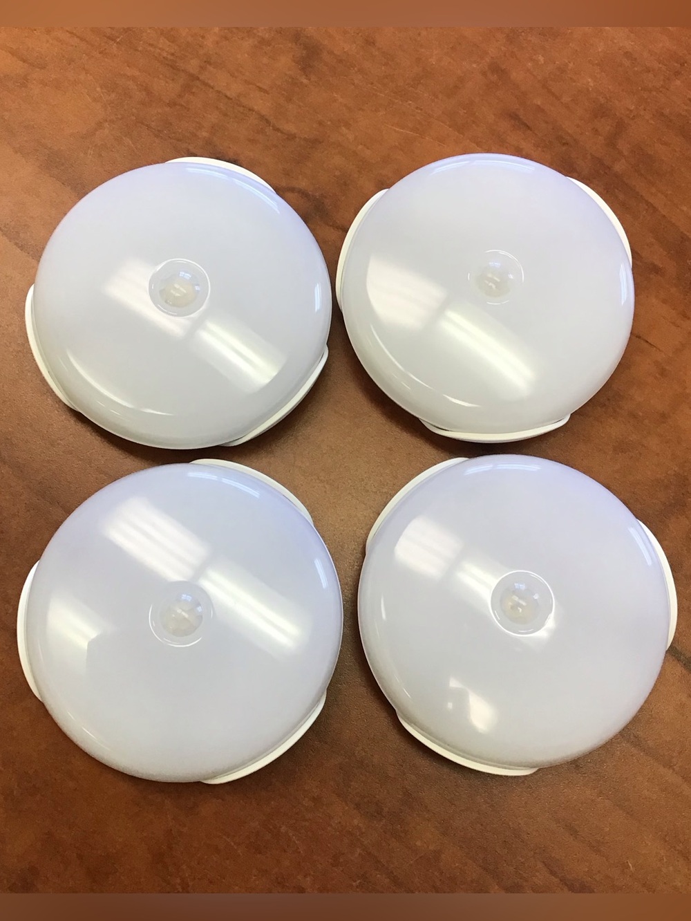 NEW Mr. Beams Battery Operated Motion Activated Puck Lights (4)